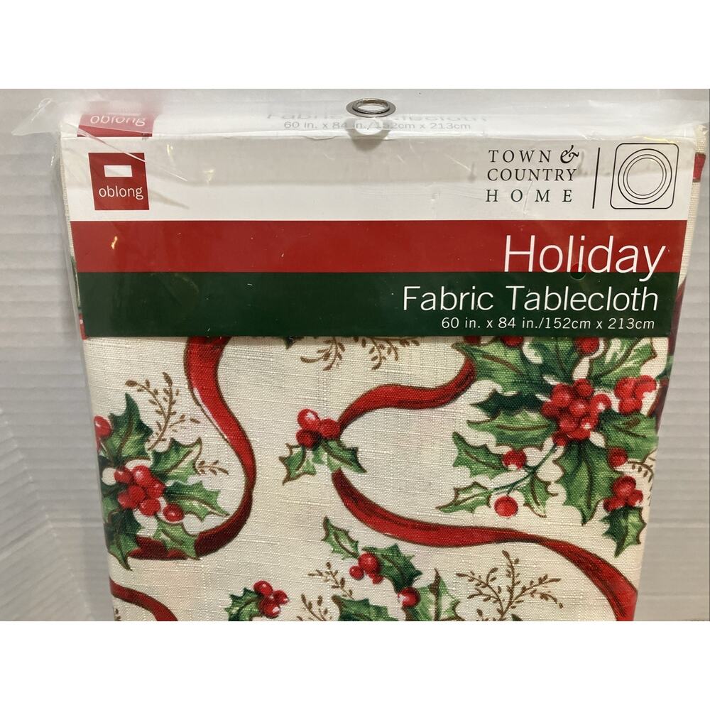 Christmas Tablecloth Holly Berry Fabric Poly Oblong 60x84 Town & Country NEW - Picture 2 of 9